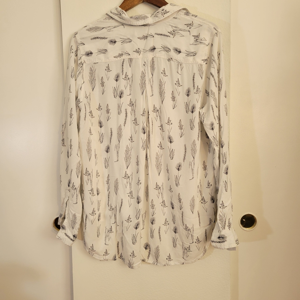 Velvet Heart White and Black Botanical Button Down Shirt - Picture 3 of 5